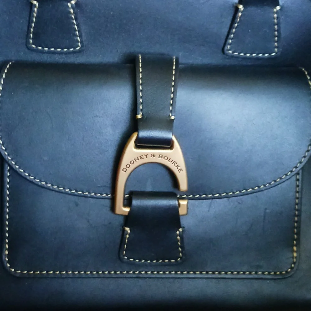 Gorgeous Black Leather Naomi Satchel - Picture 6 of 11